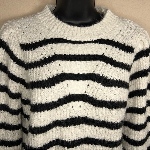 XL MAURICES BLACK WHITE STRIPED SWEATER LONG SLEEVE ROUND NECKLINE KNIT - Picture 2 of 12